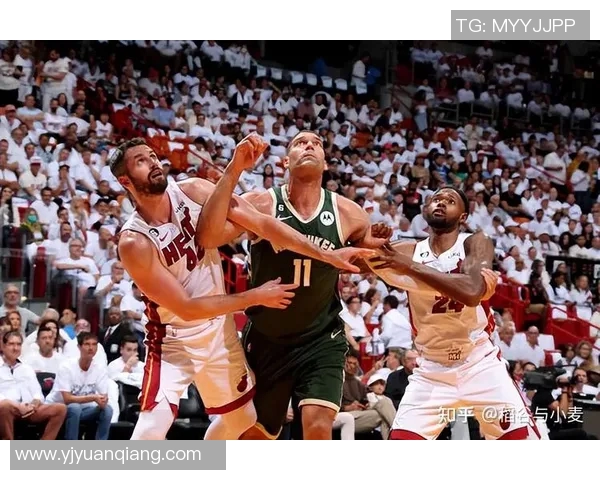 狂轰31分20板7助!字母前两场均34176,带领雄鹿取得两连胜! 狂轰31分20板7助!字母前两场均34176,带领雄鹿取得两连胜!