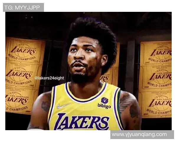 马库斯-斯玛特社媒分享训练结束合照